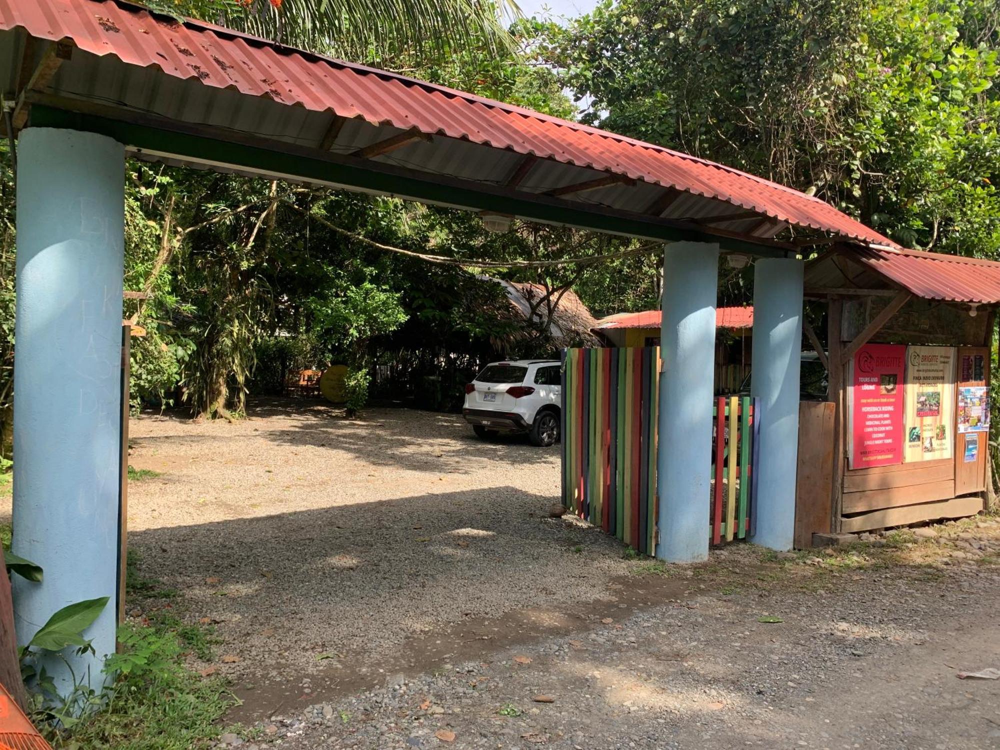 Brigitte'S Ranch Hotel กาอุยตา ภายนอก รูปภาพ