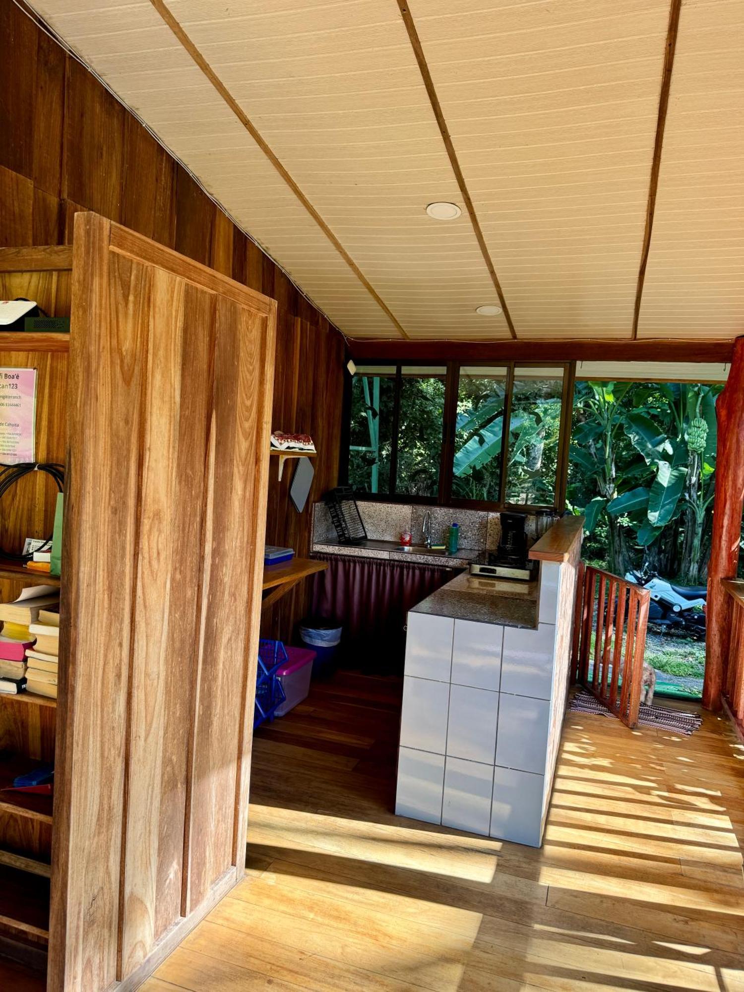 Brigitte'S Ranch Hotel กาอุยตา ภายนอก รูปภาพ